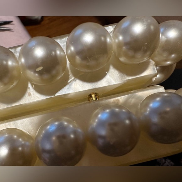 Cult gaia eos clutch “ defect”